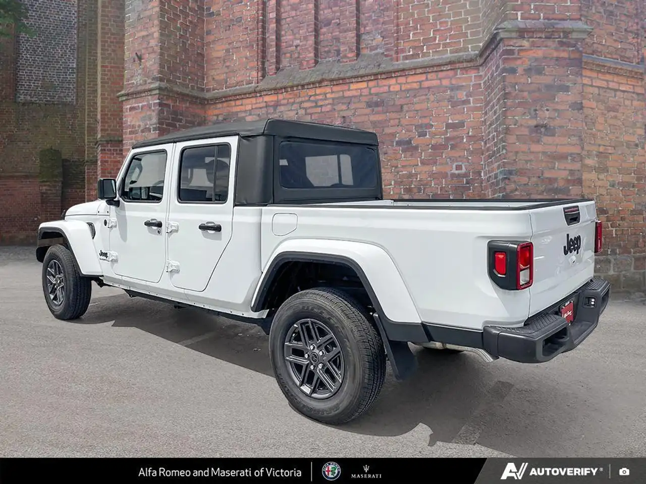 Jeep Gladiator снимка Jeep Gladiator