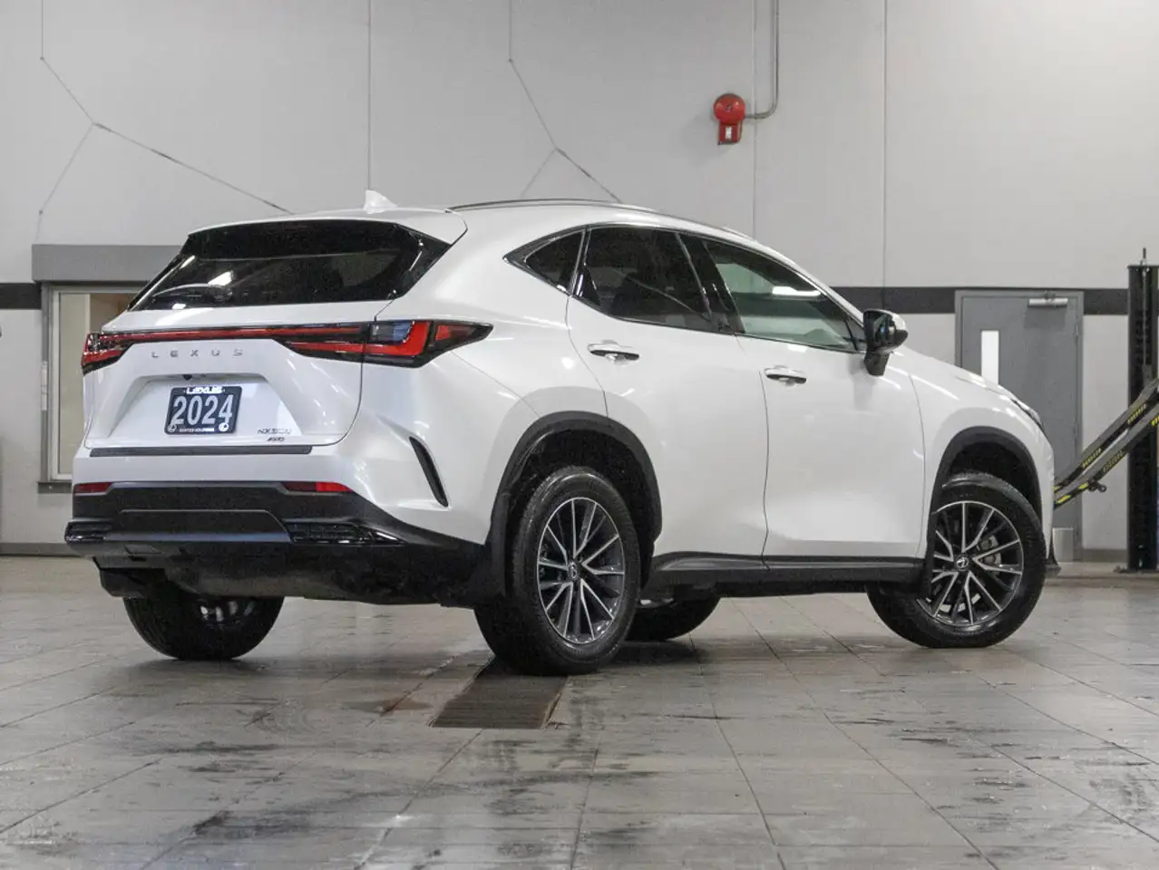 Lexus NX снимка Lexus NX