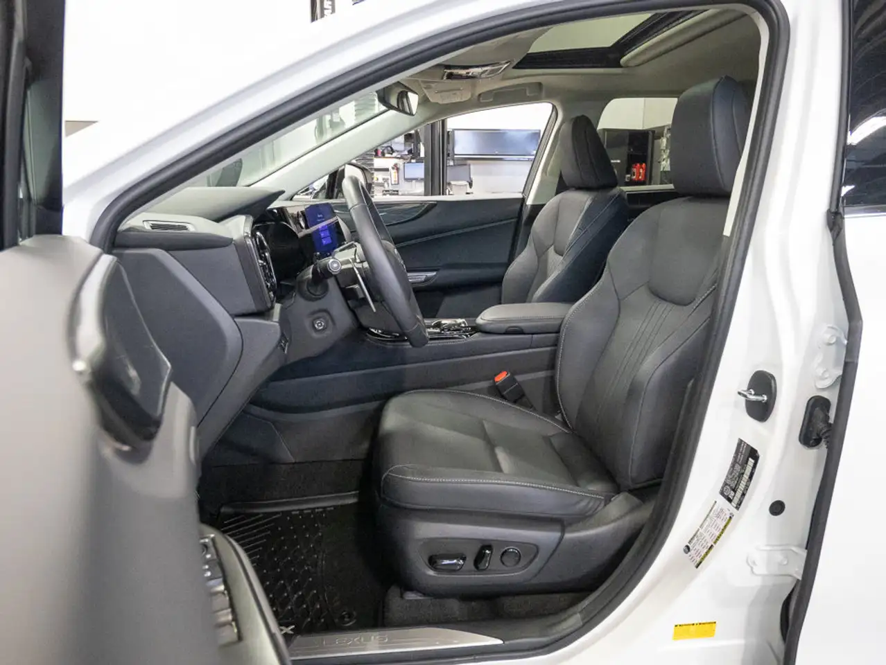 Lexus NX снимка Lexus NX