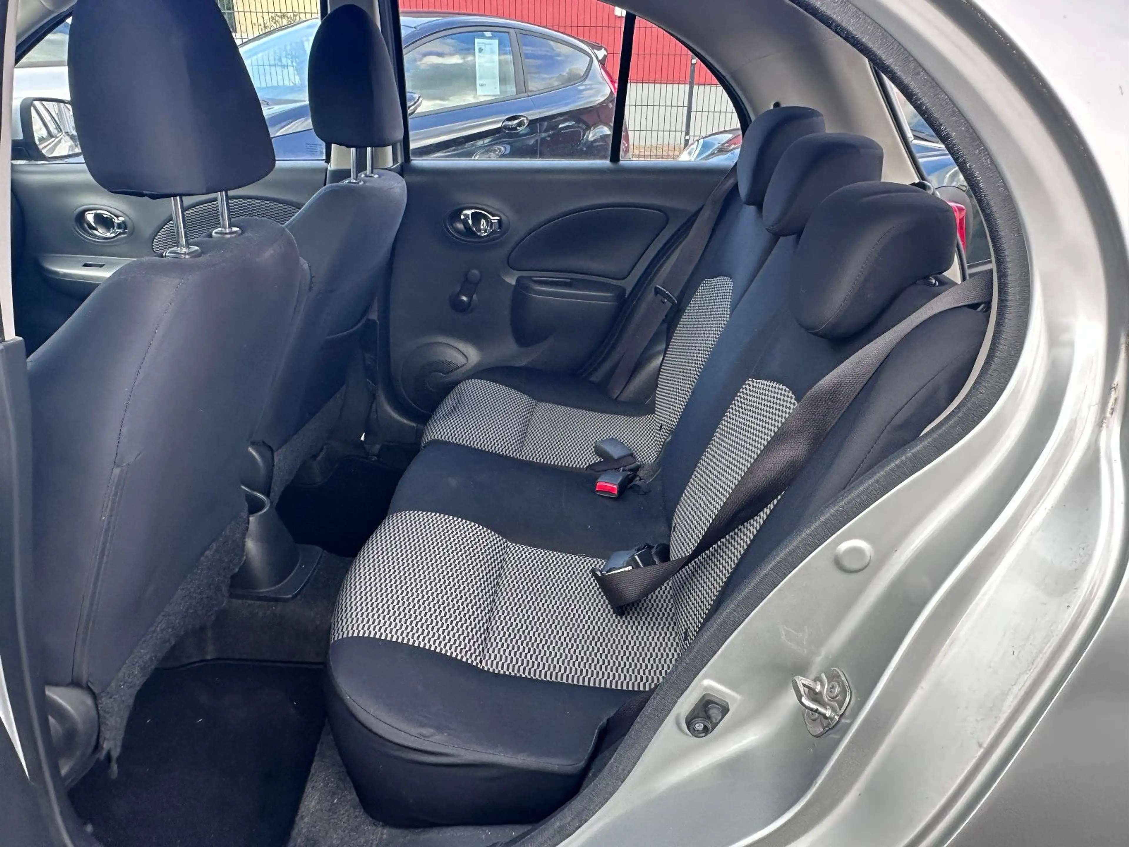 Nissan Micra 1,2   KLIMAAUTOMATIK + SIITZHEIZUNG + TÜV — photo 8