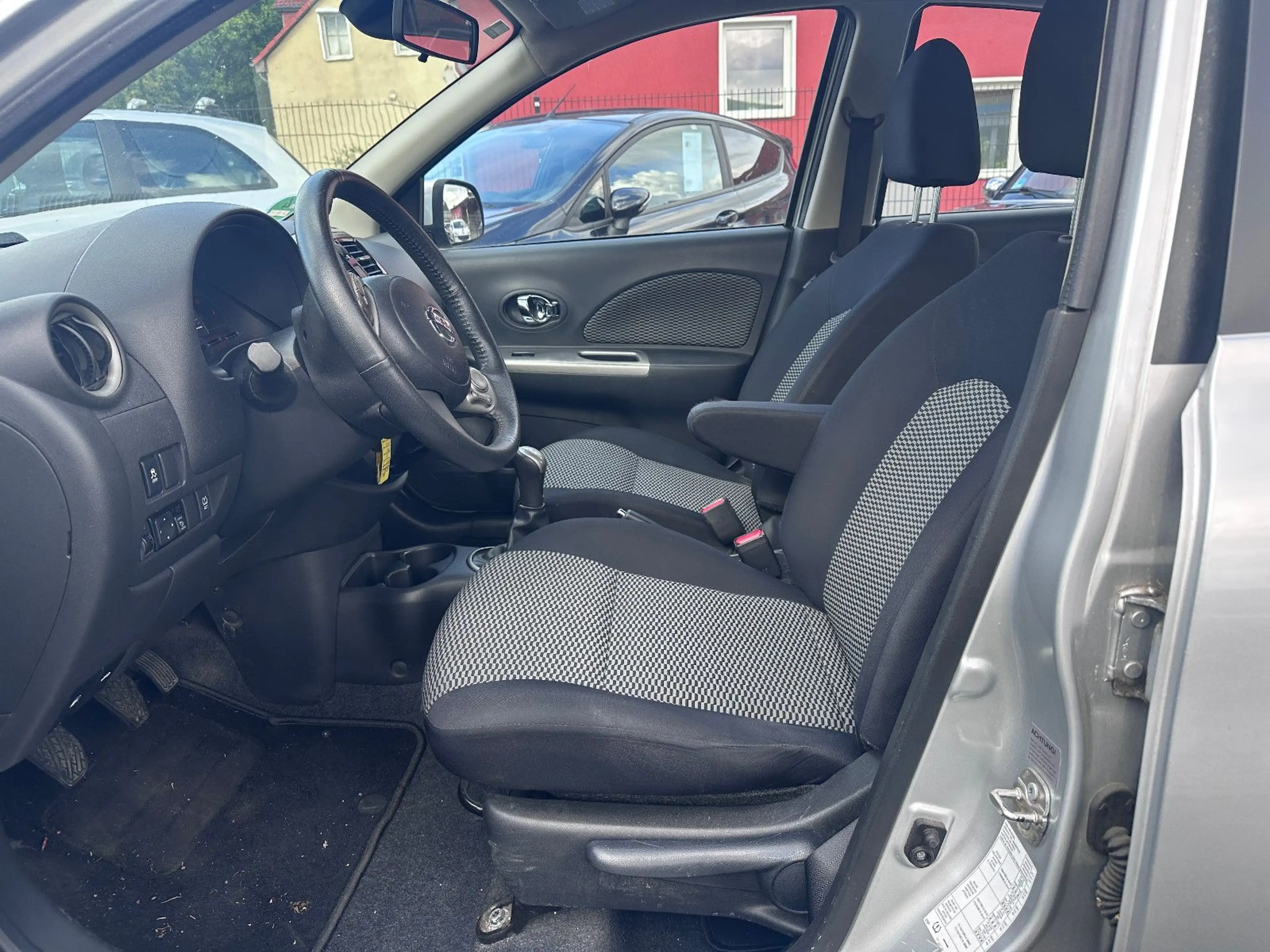 Nissan Micra 1,2   KLIMAAUTOMATIK + SIITZHEIZUNG + TÜV — photo 4