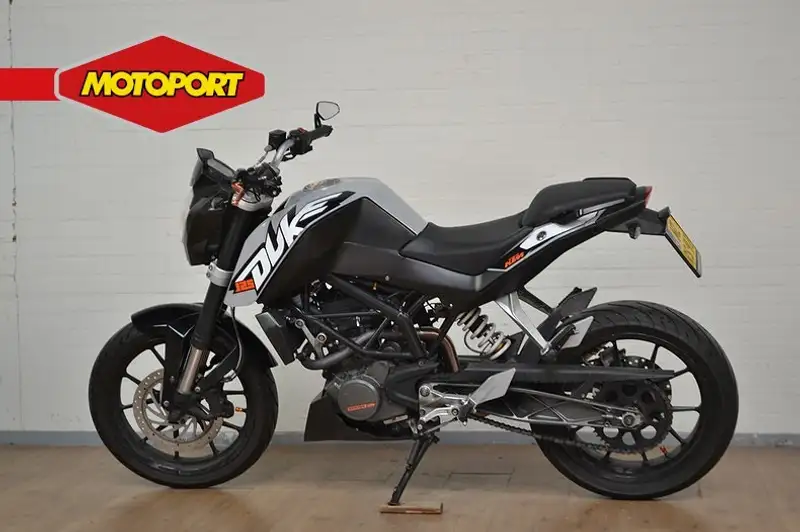 KTM 125 DUKE - foto 2