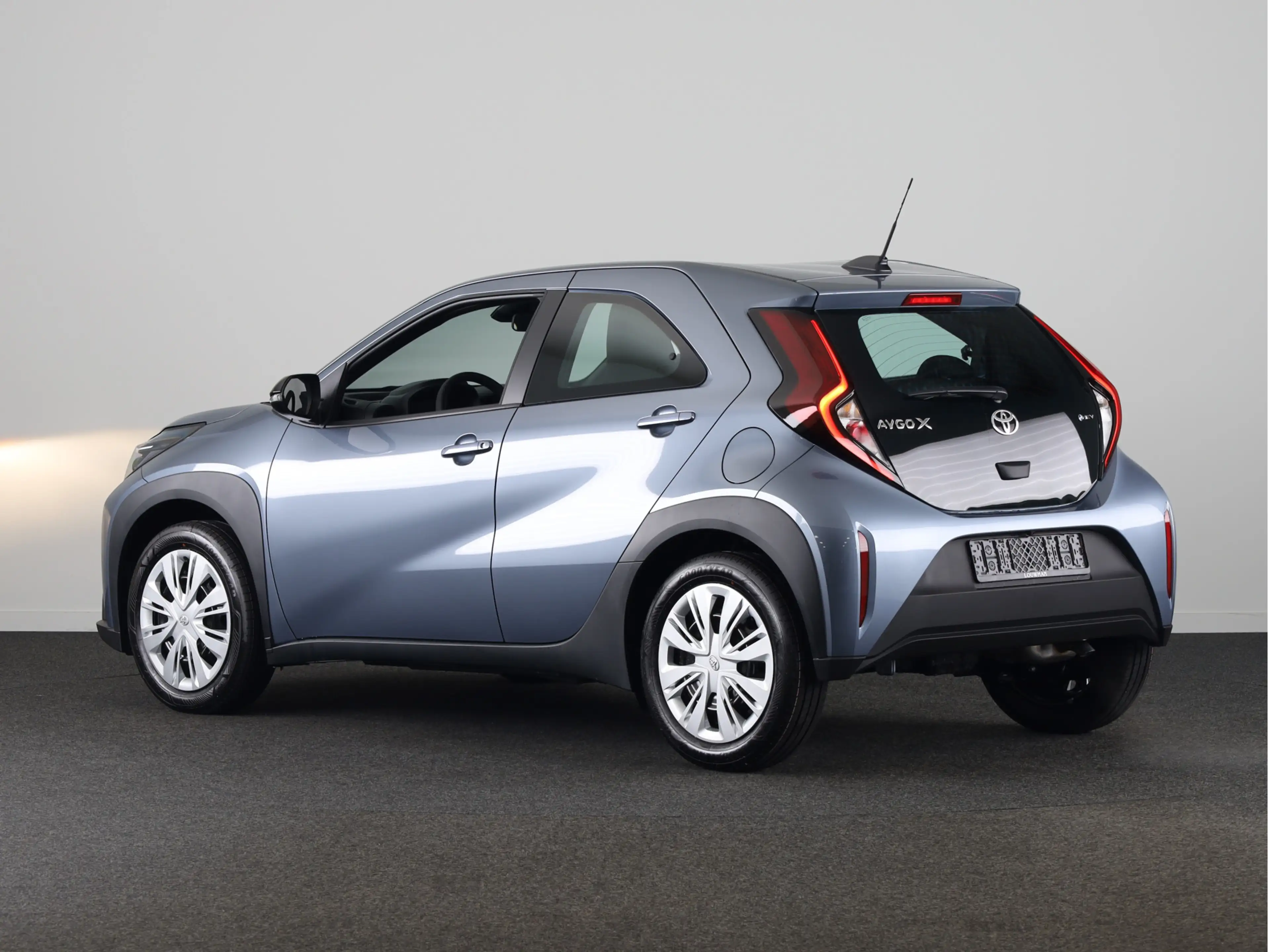 Toyota Aygo X Hybrid 115 play Actie — photo 13