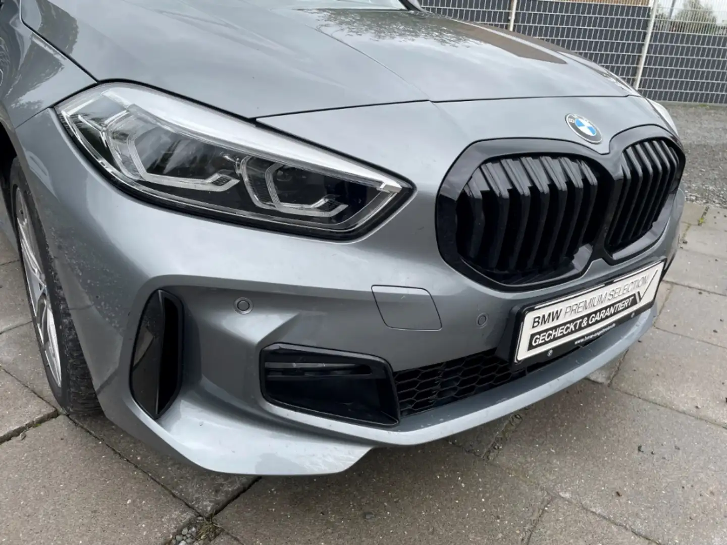 BMW 118 i MSport el. Panorama Navi LED SHZ DAB-Tuner Gris - 2