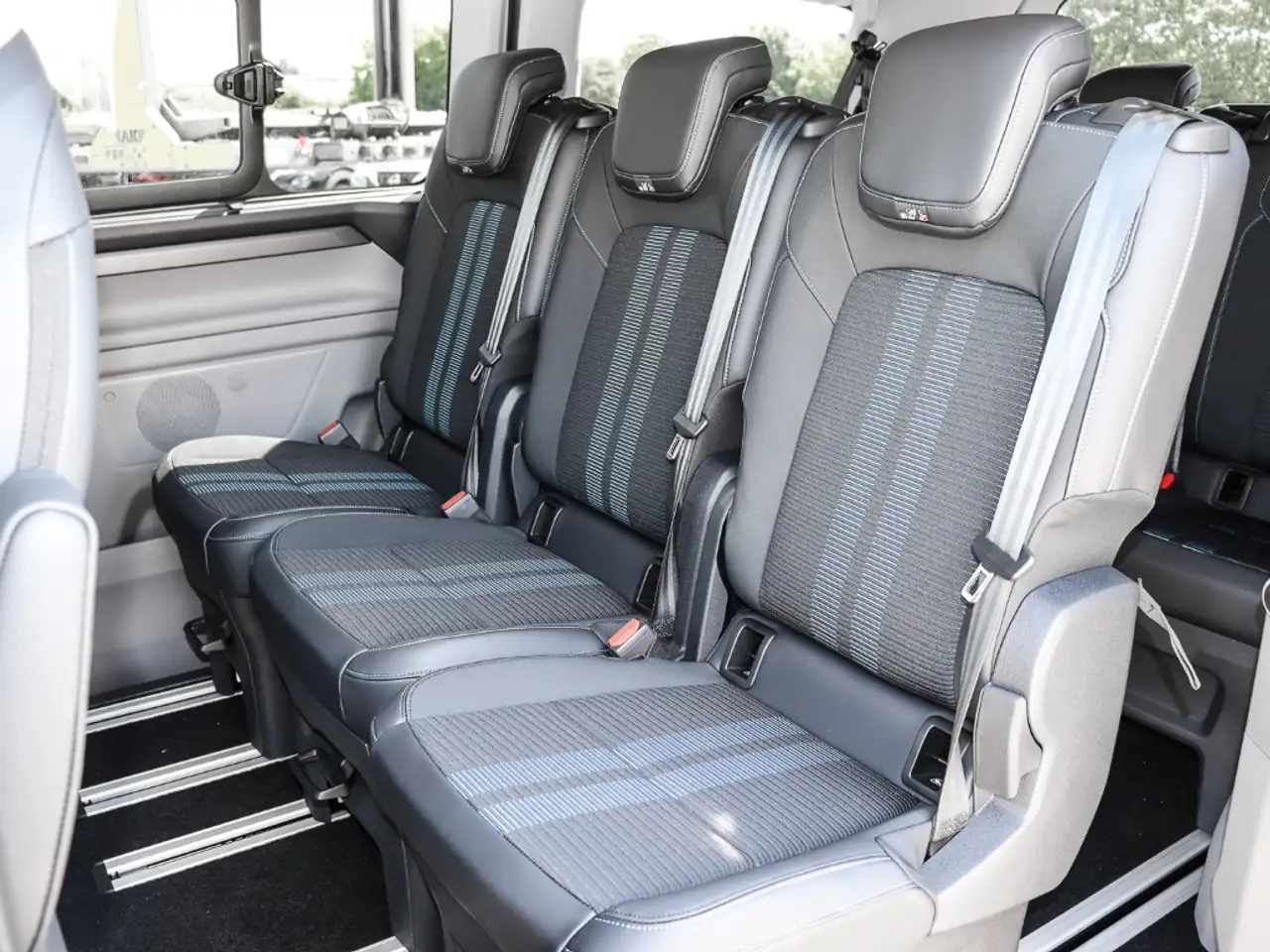 Ford Tourneo Custom L1 Sport 170PS AWD AHK Techno6 Allwetter 14