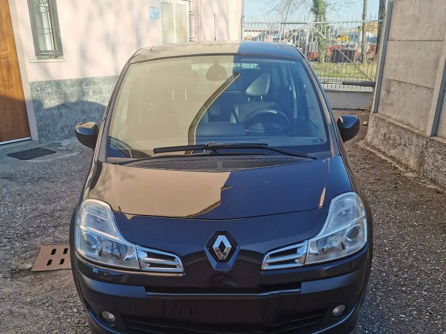 Renault Grand Modus 1.2 benzina Černá - 1
