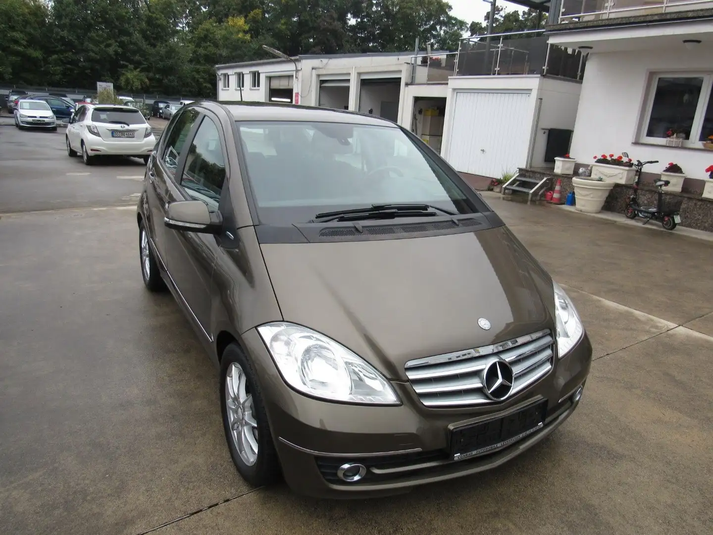 Mercedes-Benz A 160 A -Klasse,KLIMA,ALU,SITZHEIZUNG,76000 KM. Braun - 2