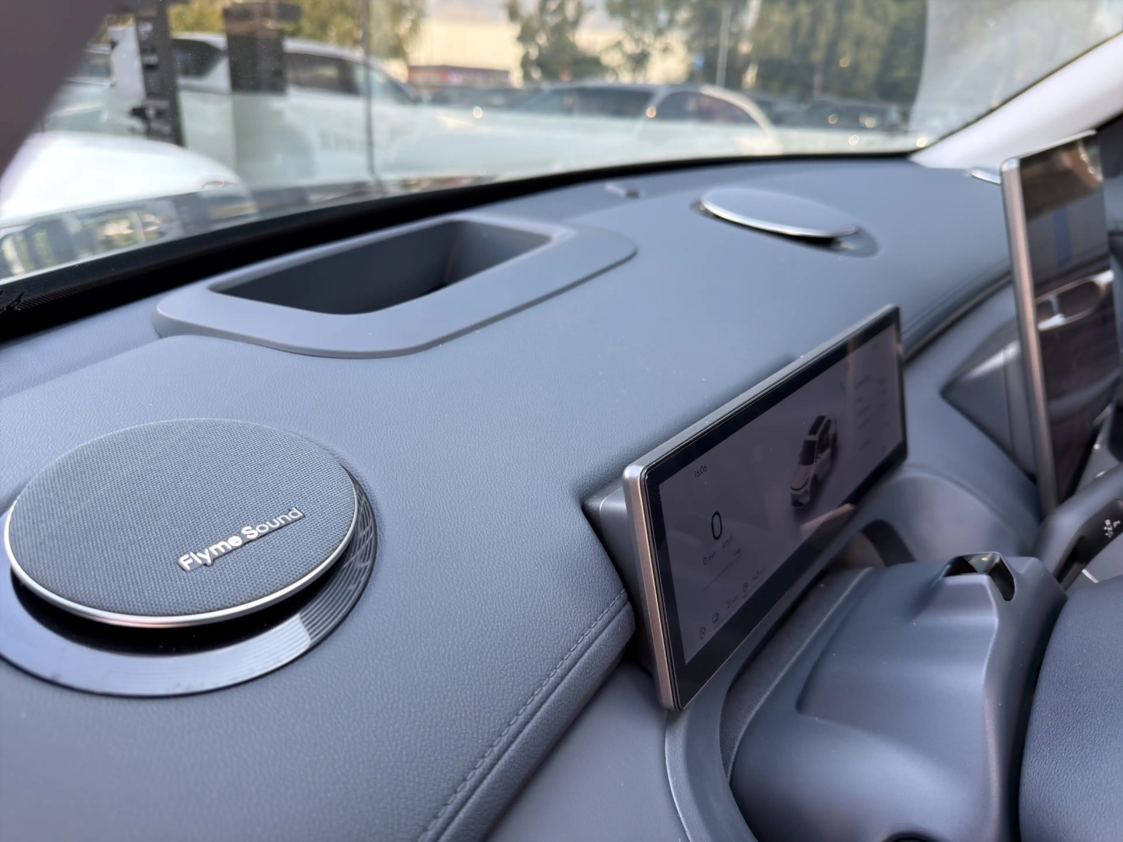 Geely Starray EM-i Max+ — photo 15