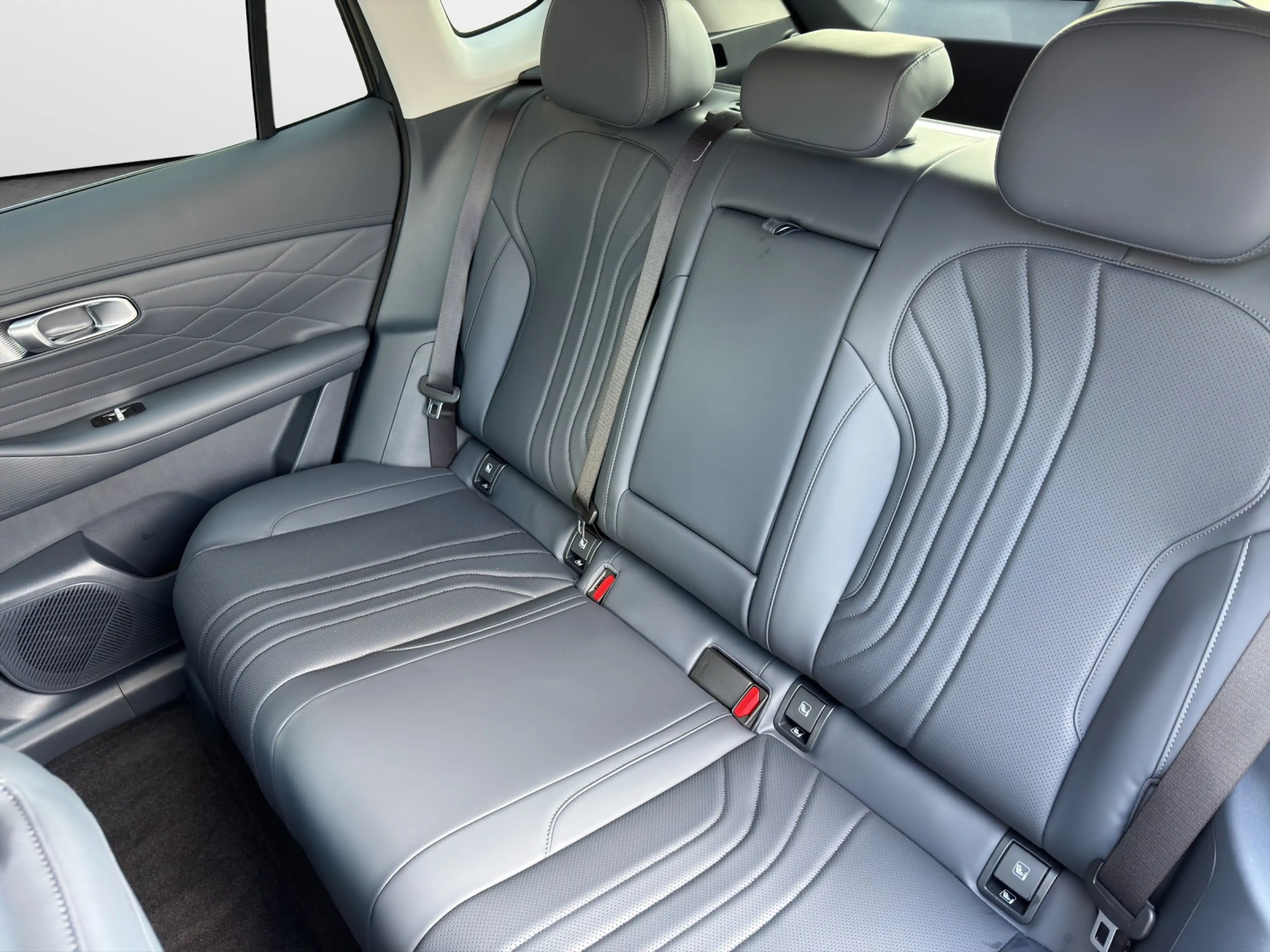 Geely Starray EM-i Max+ — photo 11