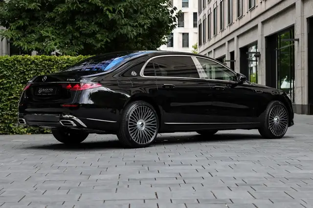 Mercedes-Benz S-Class view 5