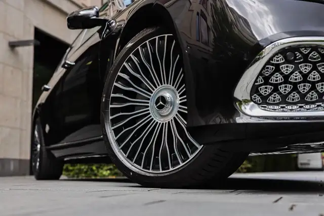 Mercedes-Benz S-Class view 10