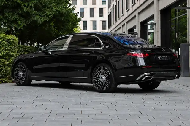 Mercedes-Benz S-Class view 3