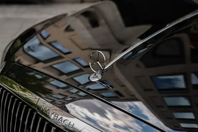 Mercedes-Benz S-Class view 8