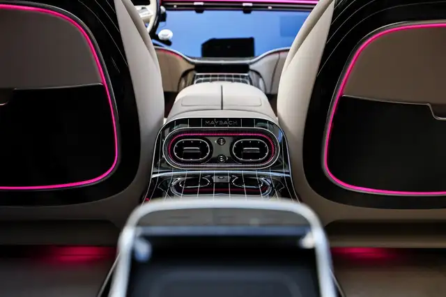 Mercedes-Benz S-Class view 20
