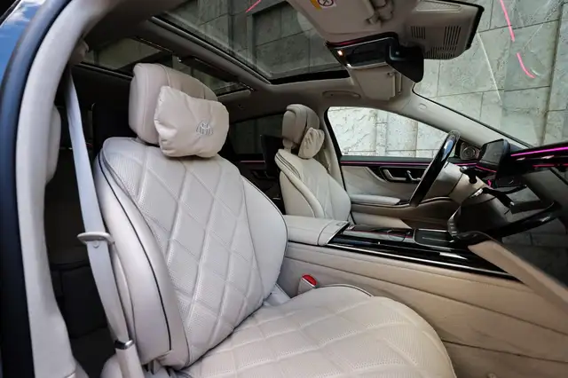 Mercedes-Benz S-Class view 11