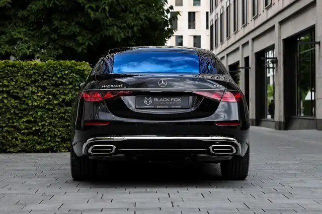 Mercedes-Benz S-Class view 4