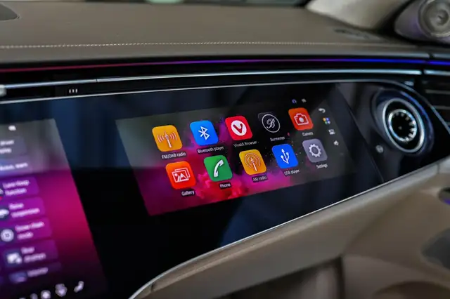 Mercedes-Benz S-Class view 21