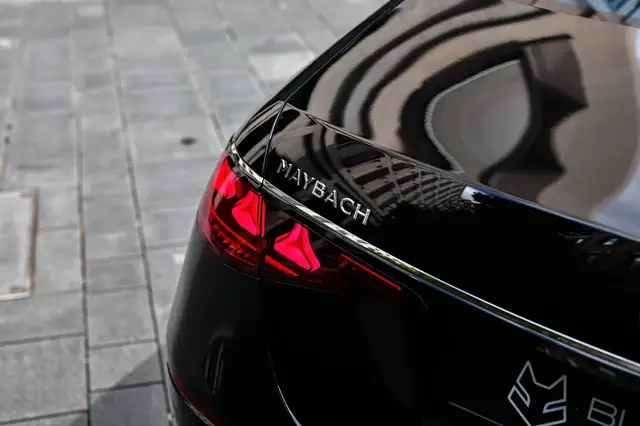 Mercedes-Benz S-Class view 9