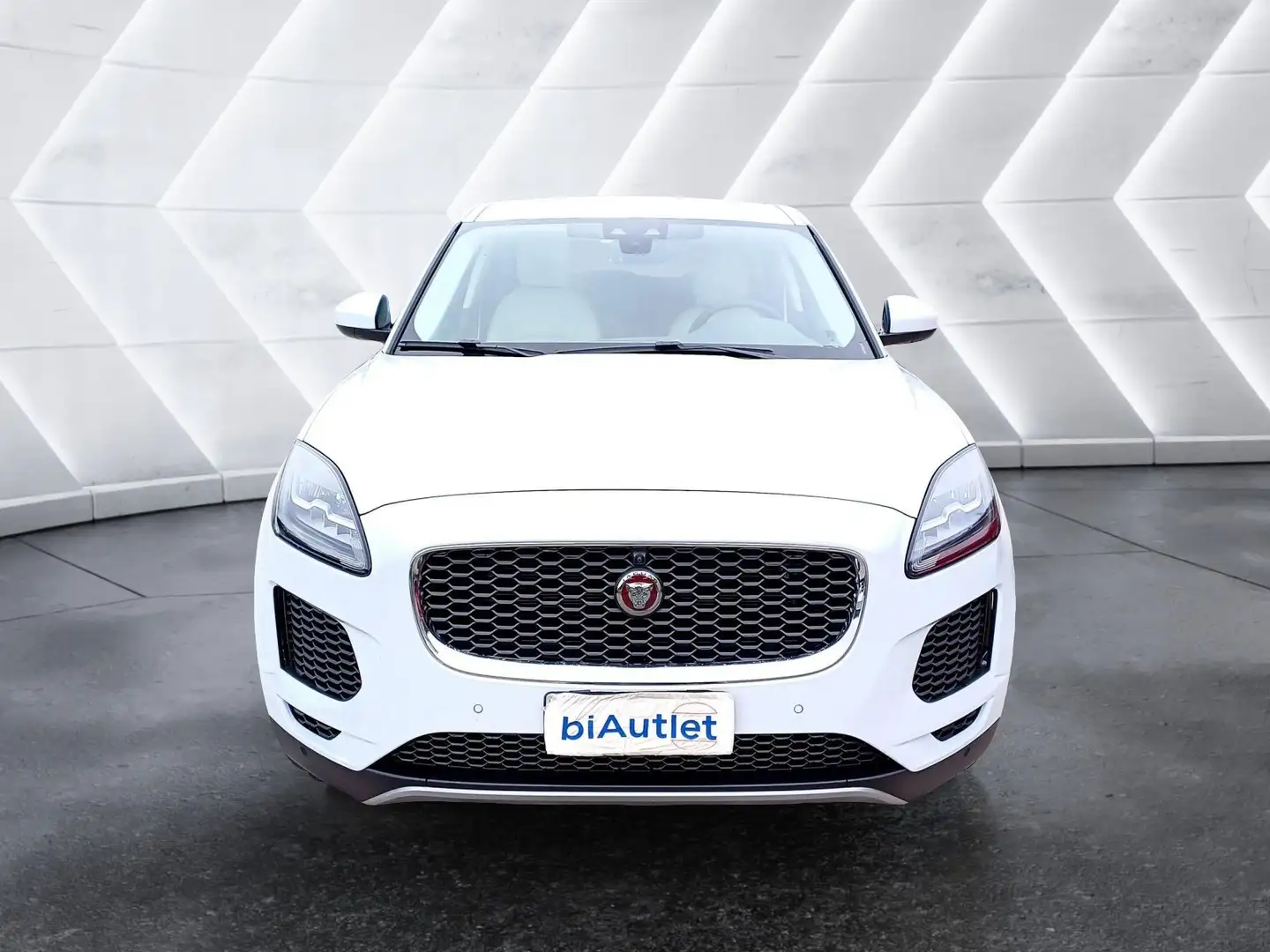 Jaguar E-Pace 2.0d i4 R-Dynamic SE awd 180cv auto my19 Bianco - 2