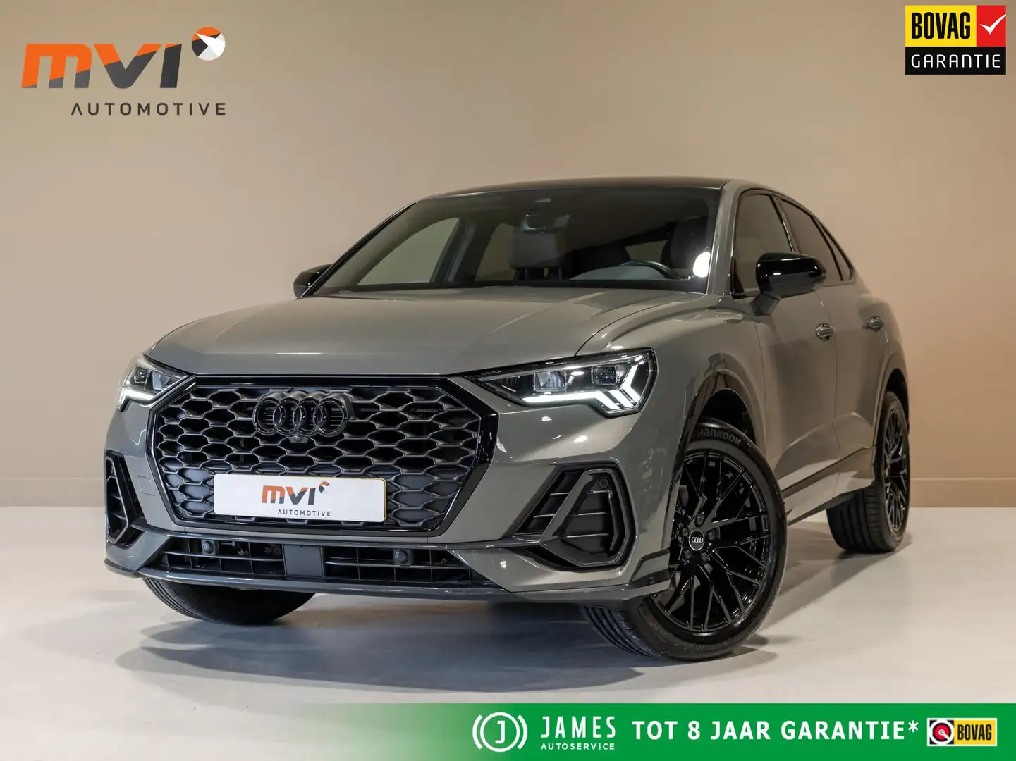 Audi Q3 Sportback 35 TFSI Business Edition / 150pk / Panor Gris - 1