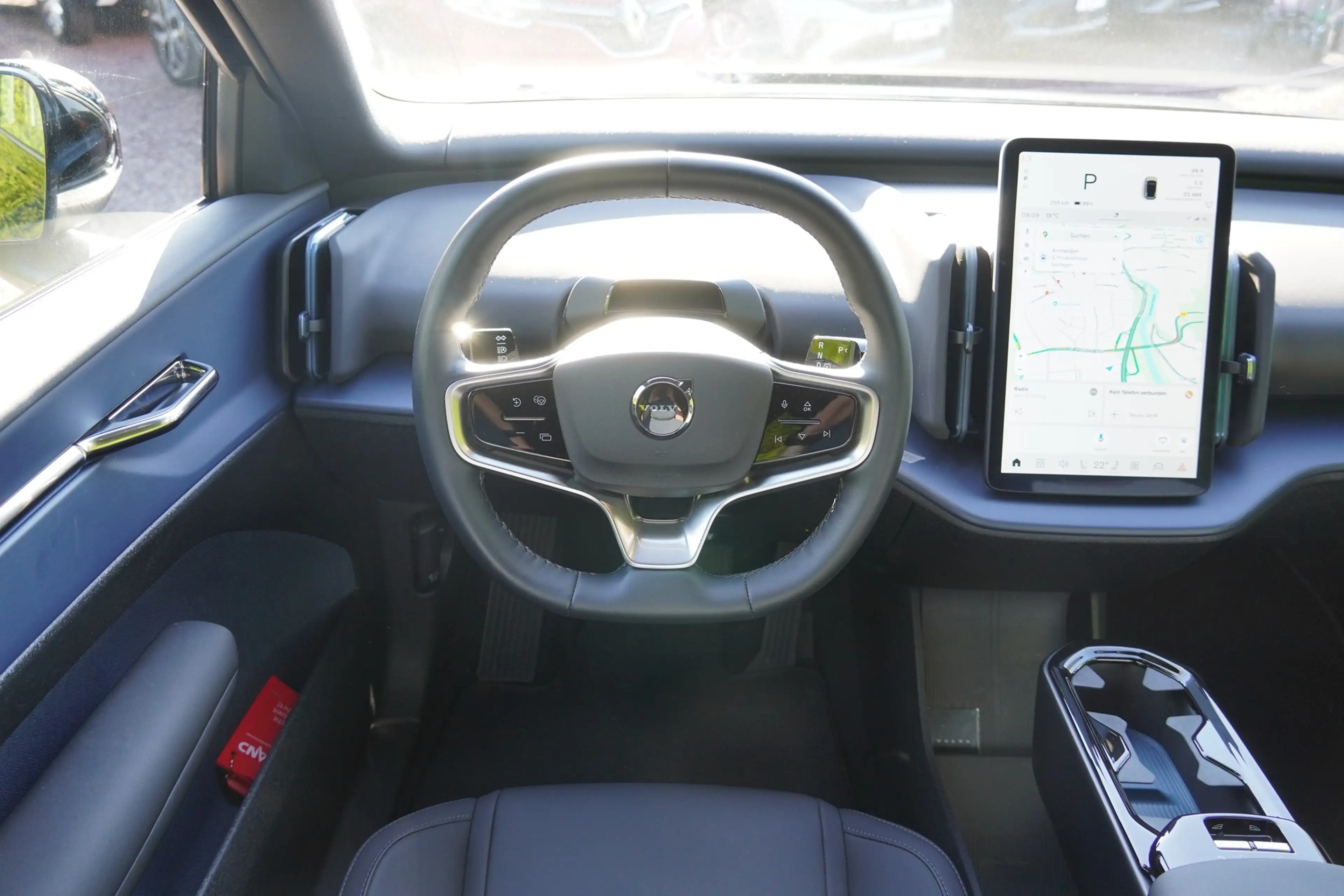 Volvo EX30 Core 2WD Pure Electric — photo 9