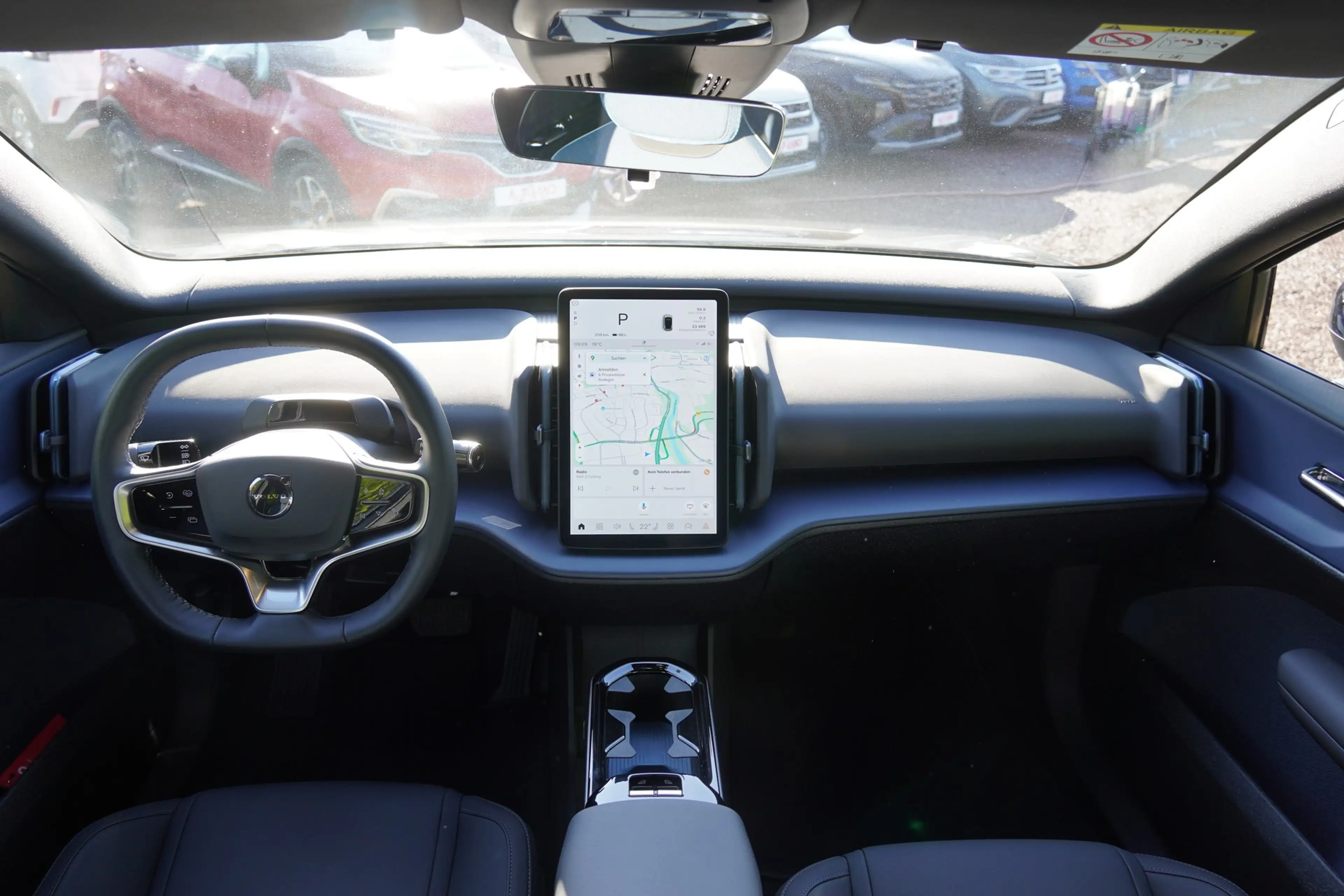 Volvo EX30 Core 2WD Pure Electric — photo 8