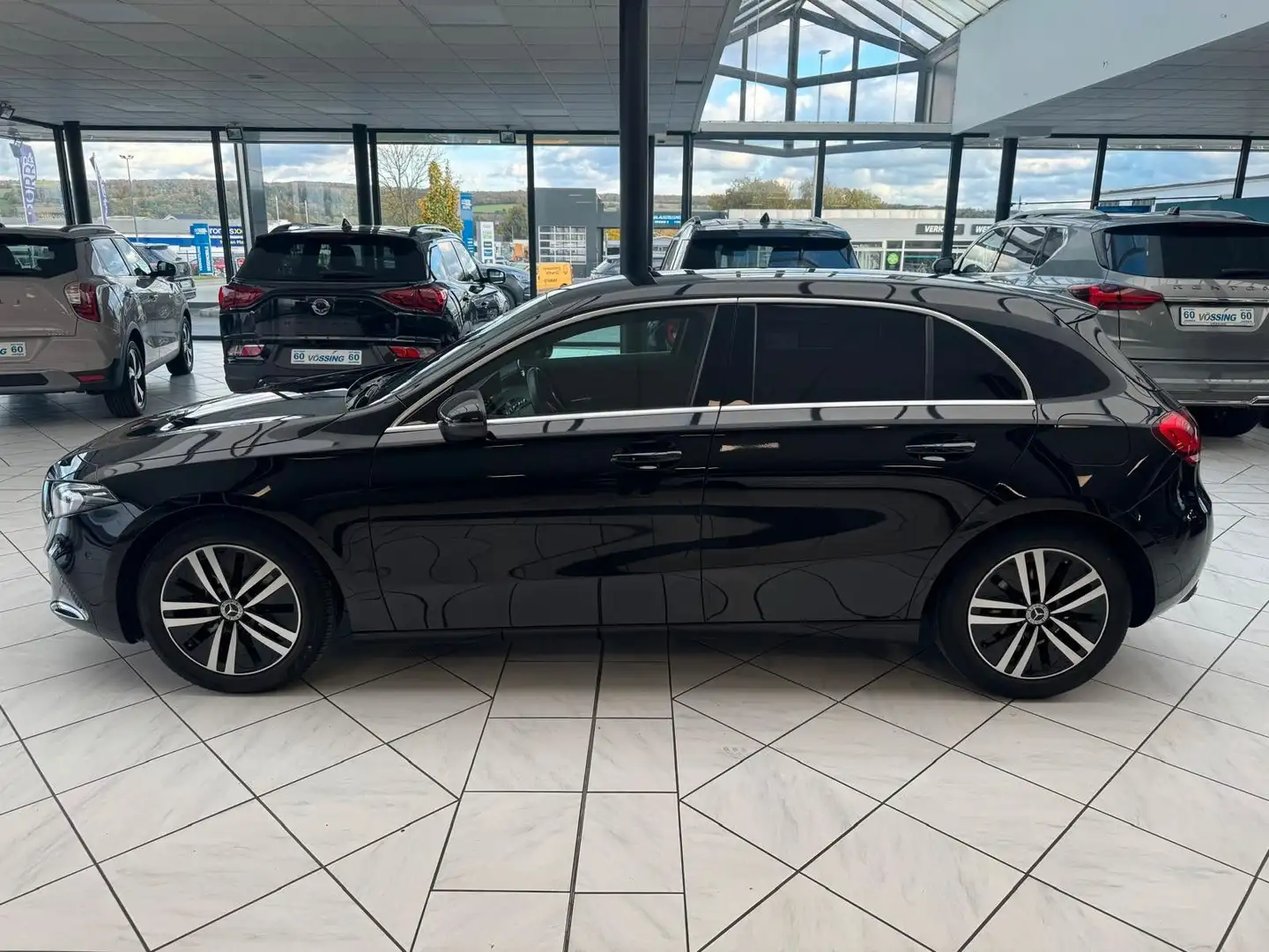 Mercedes-Benz A 220 d Progressive *Standhzg.*Multibeam*Ambient Schwarz - 2