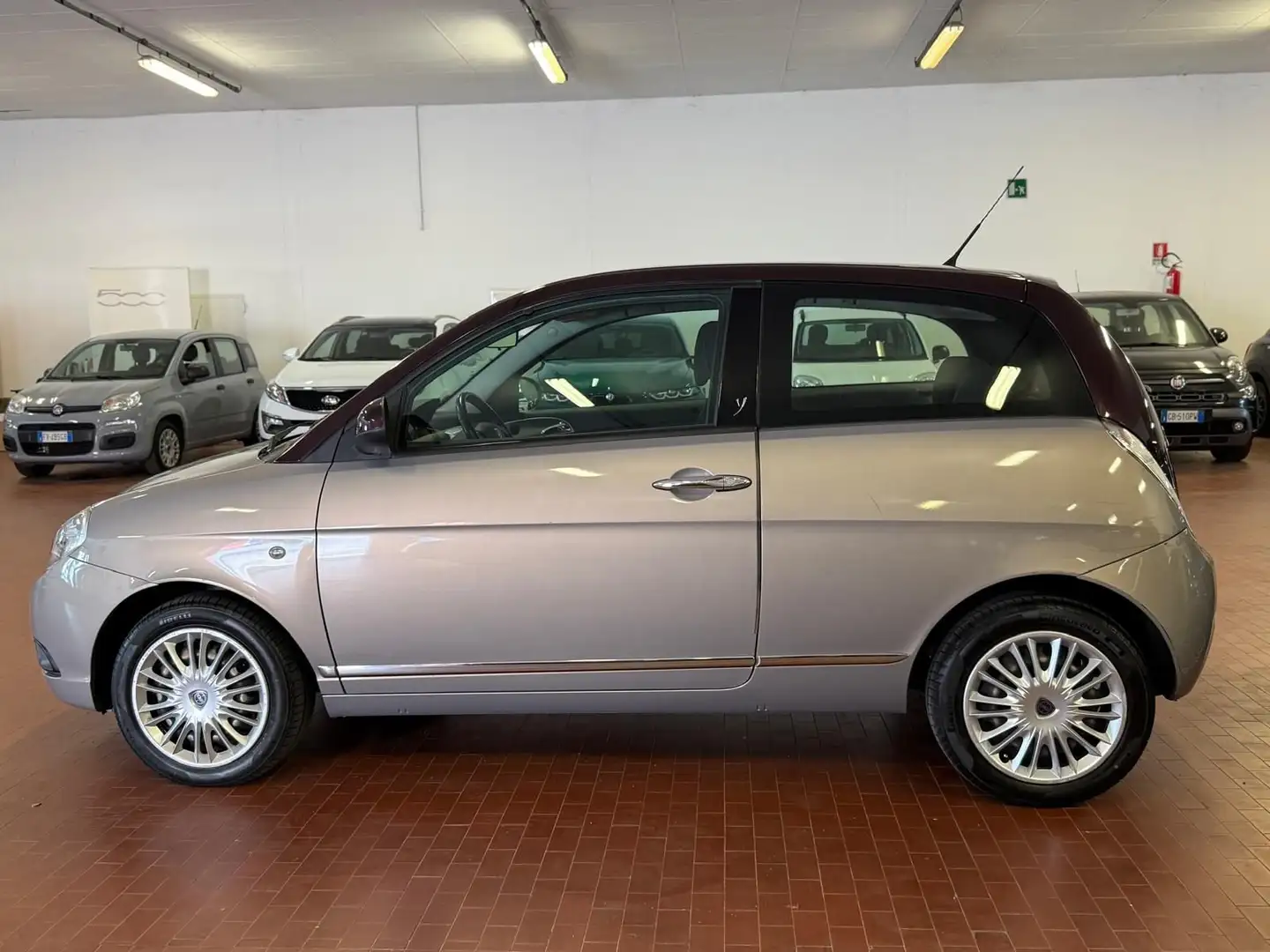 Lancia Ypsilon Ypsilon 1.3 MJT 75 CV Diva Argento - 2