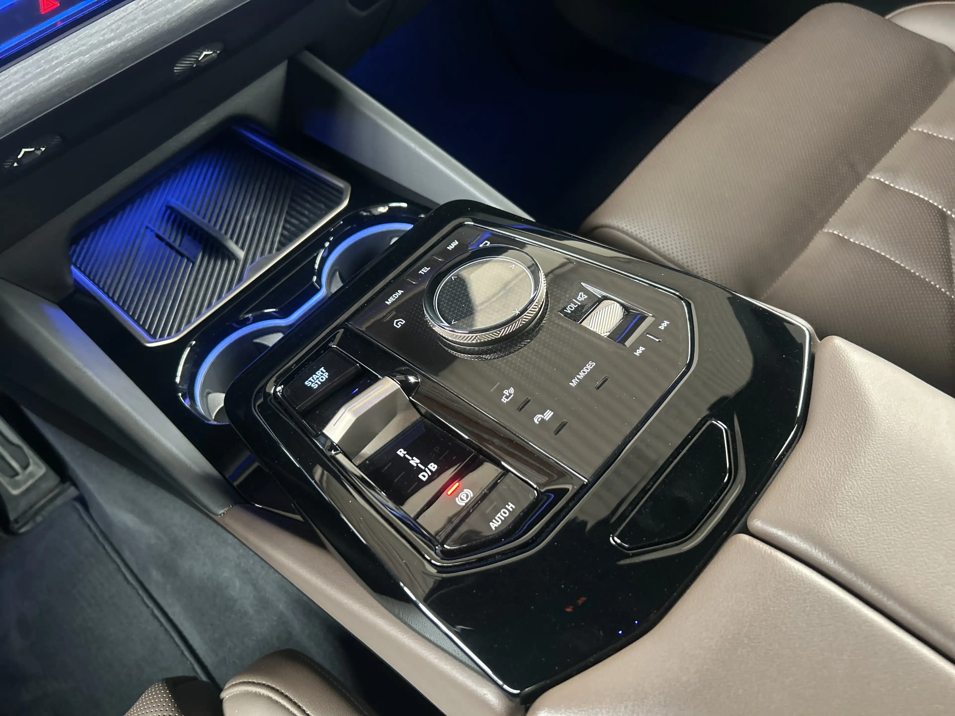 BMW i5 eDrive40 M Sport|20"LMR|DAProf.|Head-Up|H/K — photo 13