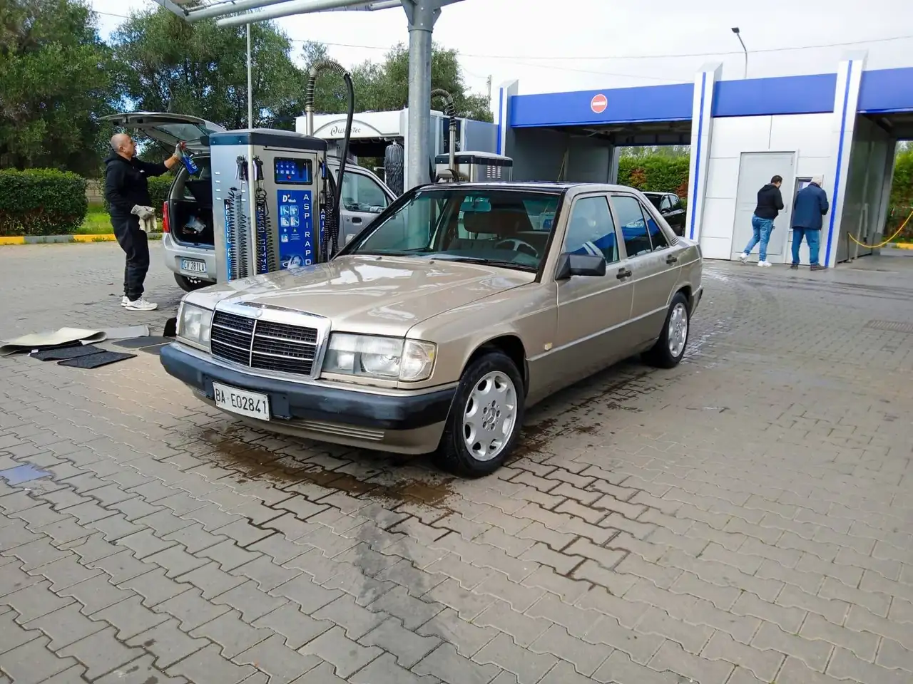 Mercedes-Benz 190 2.0 E 122cv, foto 4
