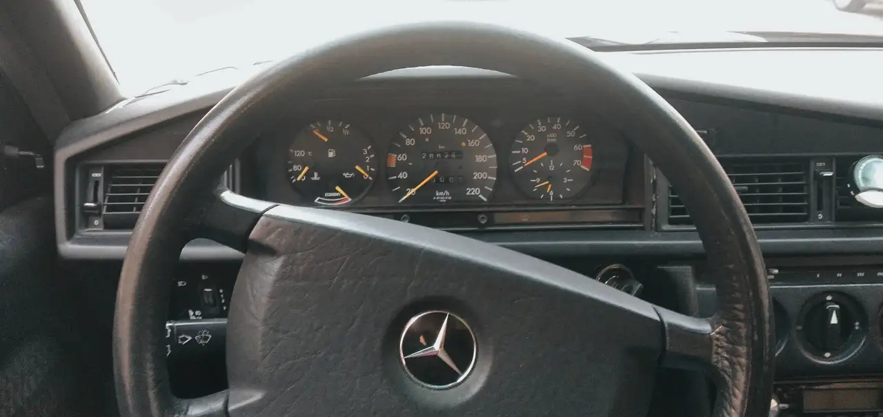 Mercedes-Benz 190 2.0 E 122cv, foto 1