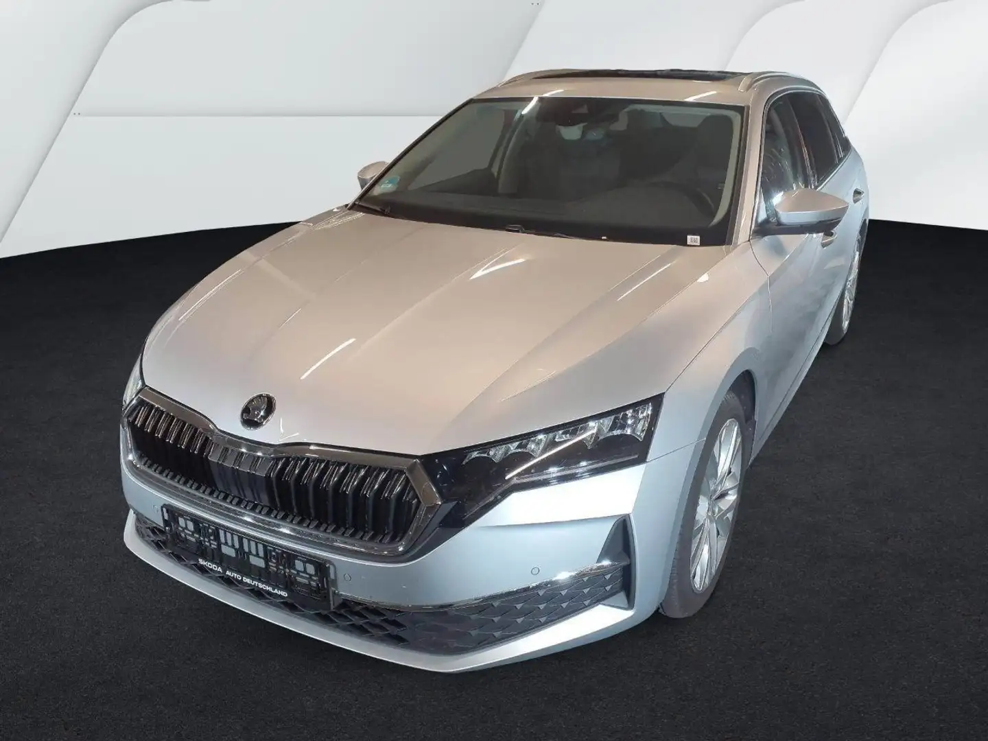 Skoda Octavia Combi 1.5 TSI Selection Pdach/8fach Alu Silber - 1