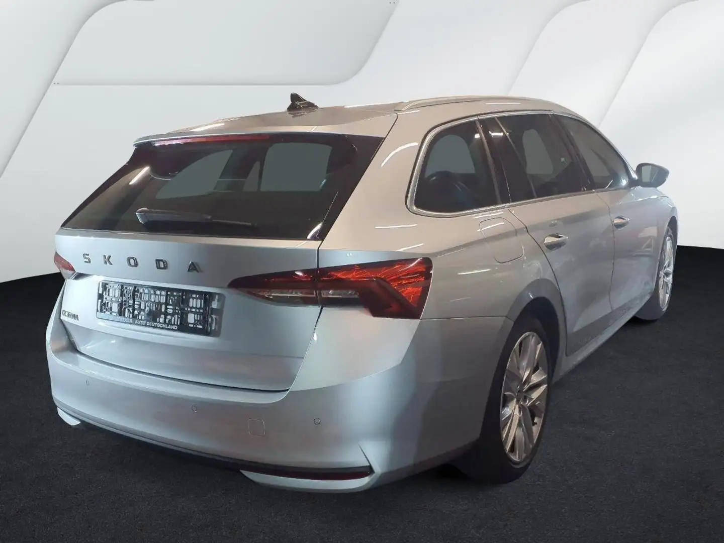 Skoda Octavia Combi 1.5 TSI Selection Pdach/8fach Alu Silber - 2