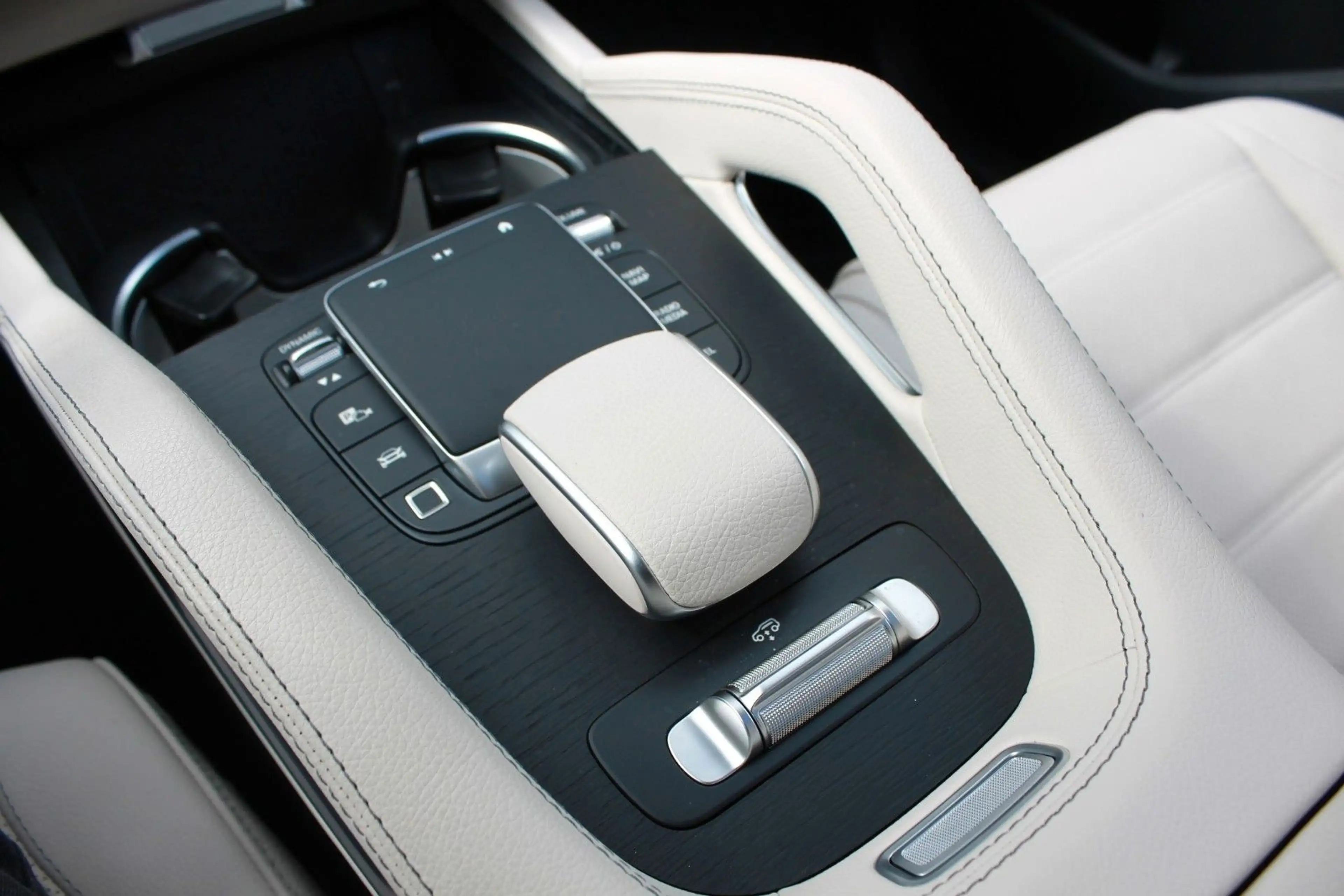 Mercedes-Benz GLS 450 GLS GLS 450 d 4Matic AMG Pano 360° AHK Luft — photo 10