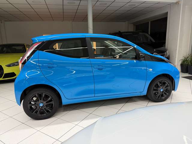 Imagine Toyota Aygo Aygo x-cite LED *ALU*Kamera*TüV NEU