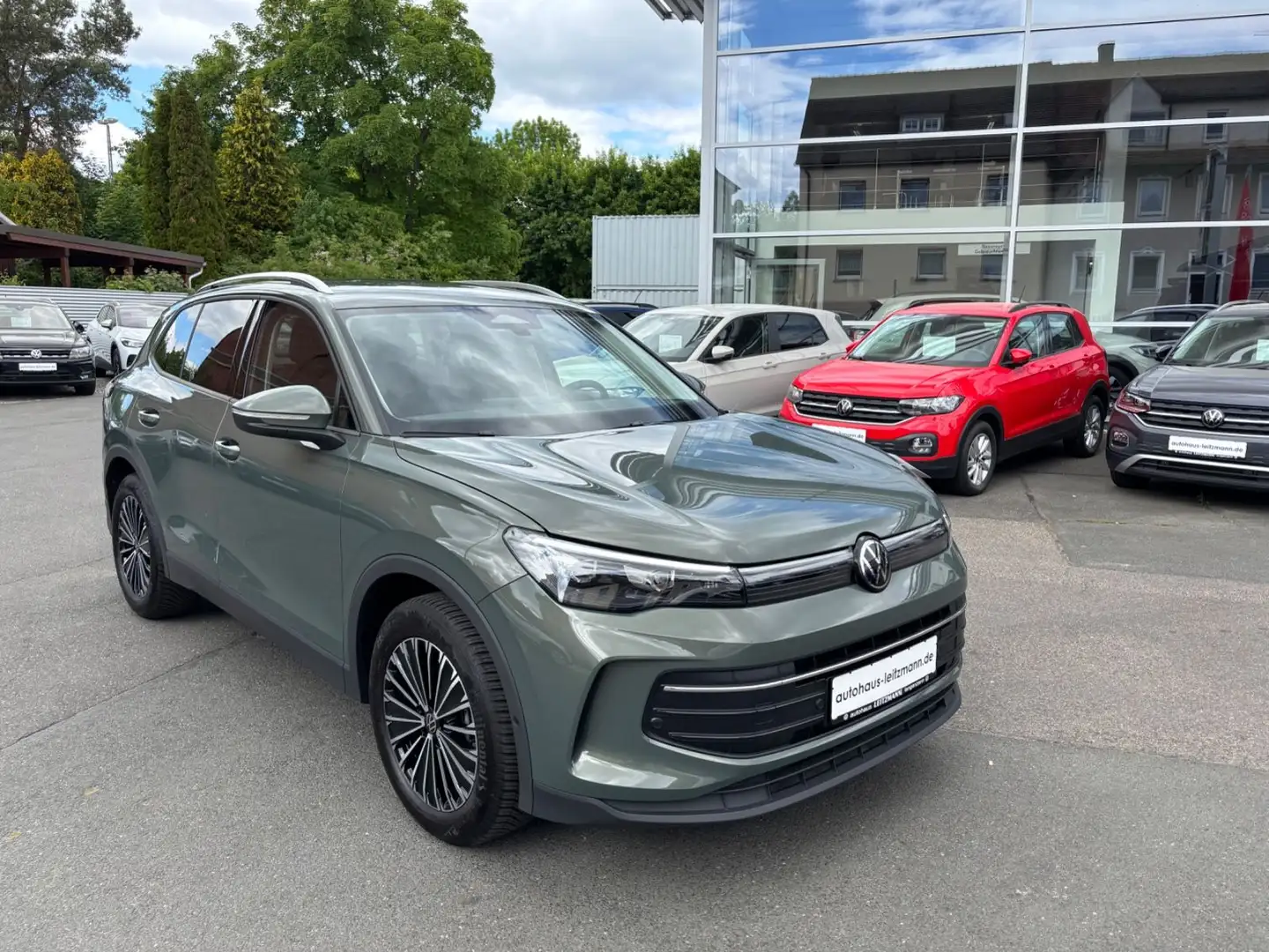 Volkswagen Tiguan 2.0 TDI DSG Life,Navi,AHK,LED,Kamera,ACC, Verde - 1
