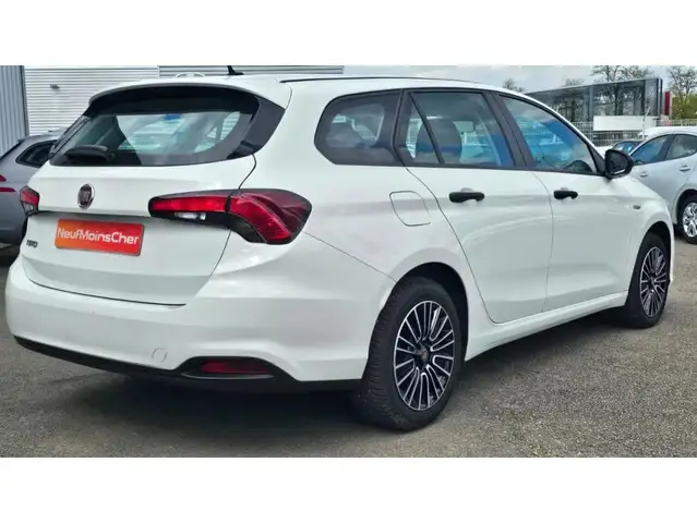 Fiat Tipo view 3