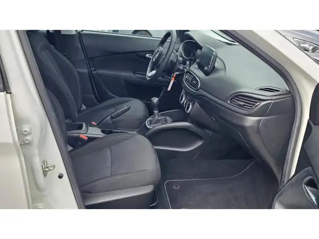 Fiat Tipo view 12