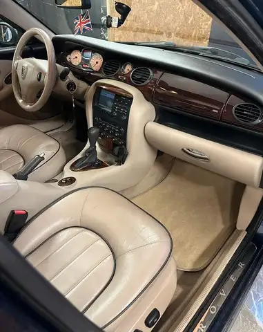 Rover 75 view 11