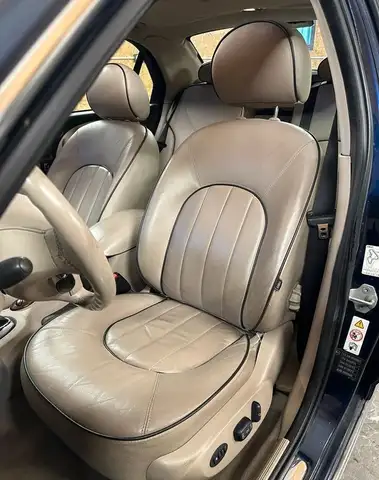 Rover 75 view 8