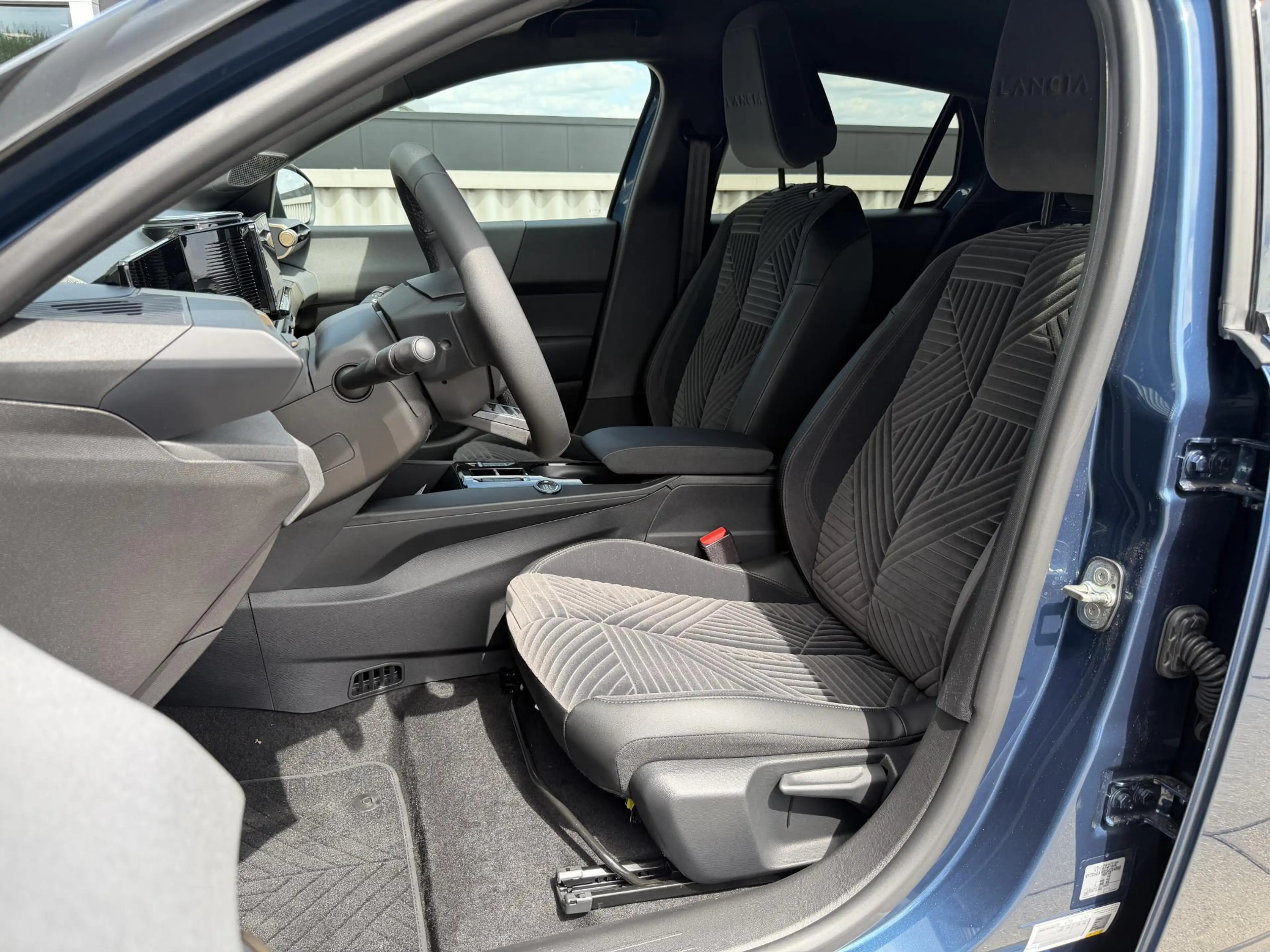 Lancia Ypsilon Edizione Limitata 51 kWh 156pk | Navigatie | Parke — photo 9