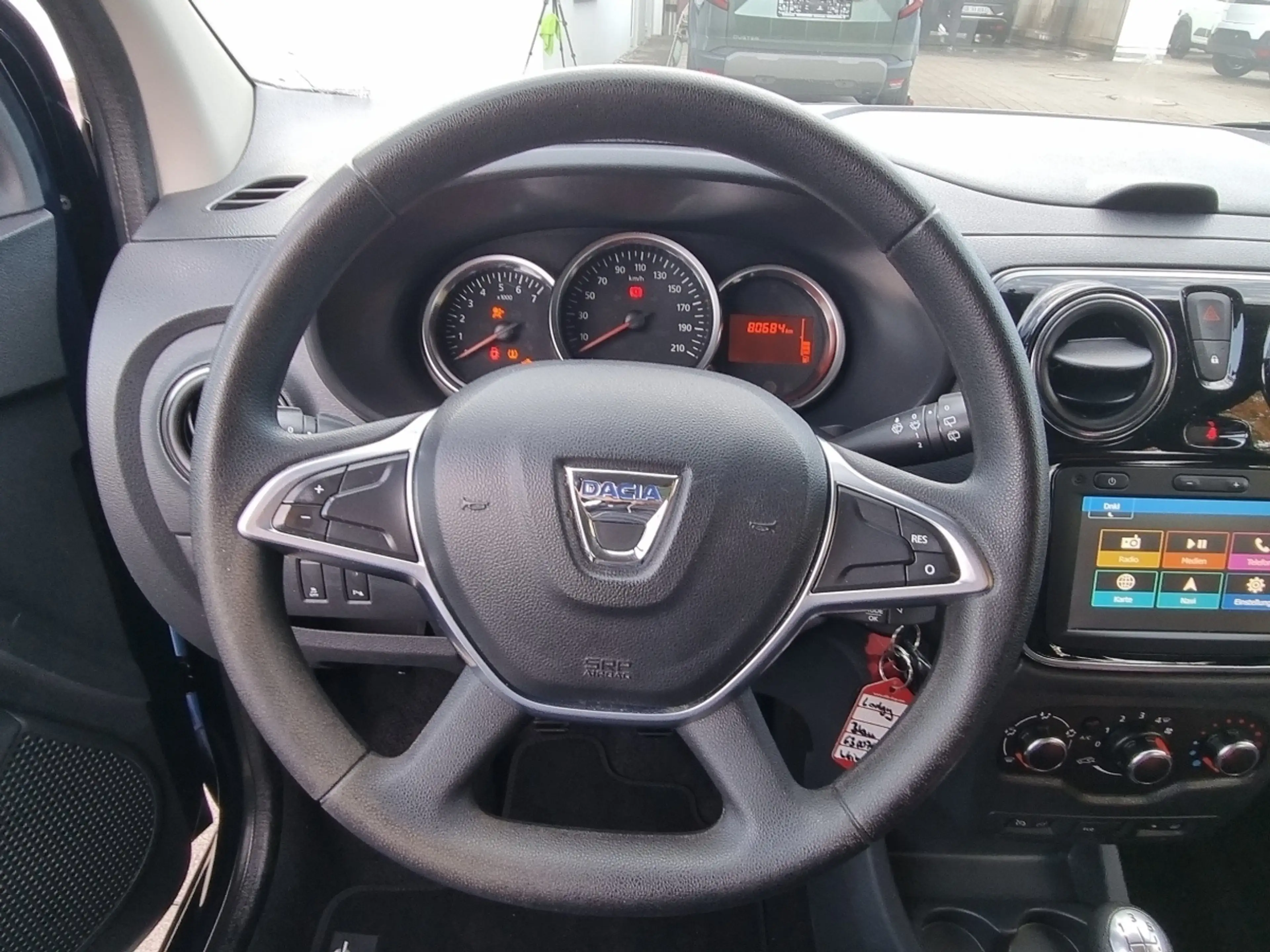 Dacia Lodgy Comfort SCe 100 7-Sitzer — photo 10