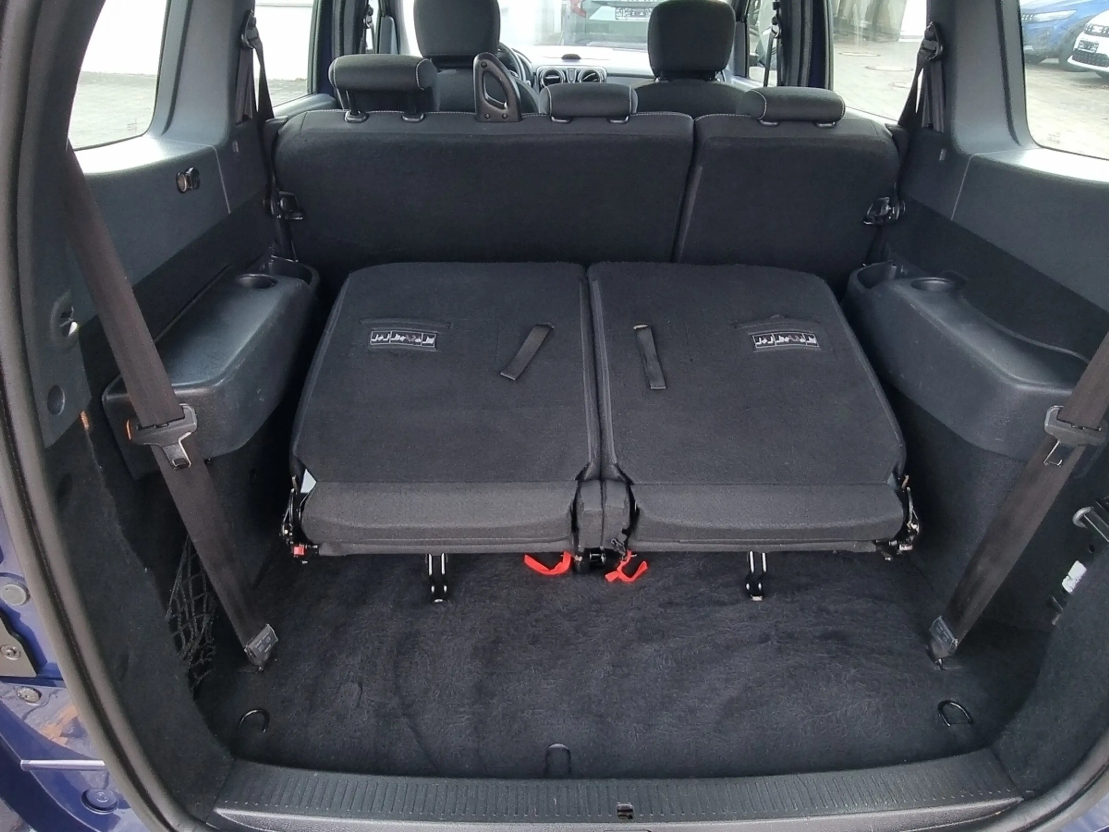 Dacia Lodgy Comfort SCe 100 7-Sitzer — photo 6