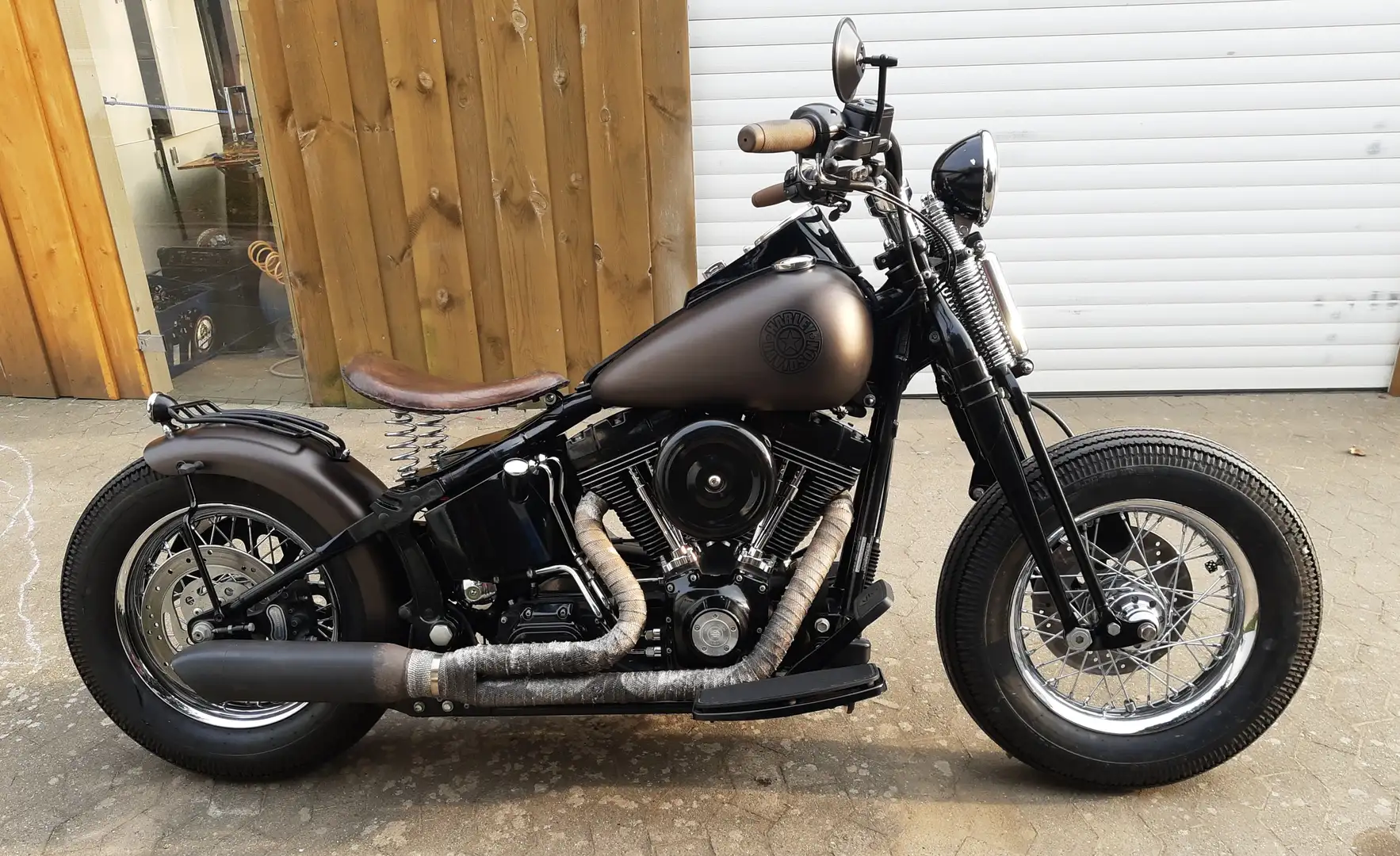 Harley-Davidson Heritage Springer FLSTSI Hnědá - 2