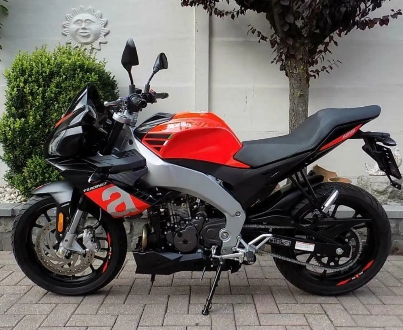 Aprilia Tuono Roşu - 2