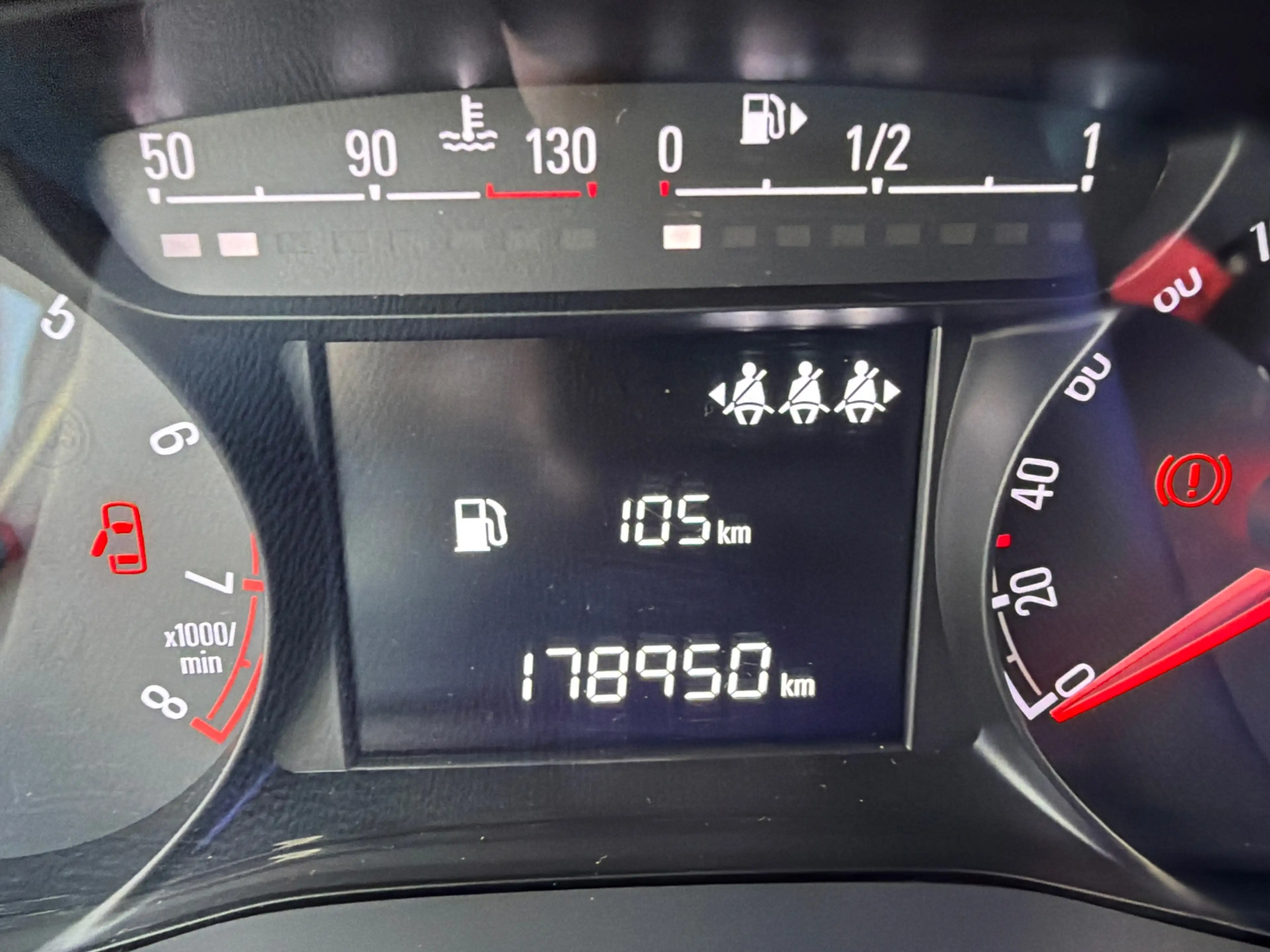 Opel Karl 1.0 ecoFLEX 120 Jaar Edition — photo 15