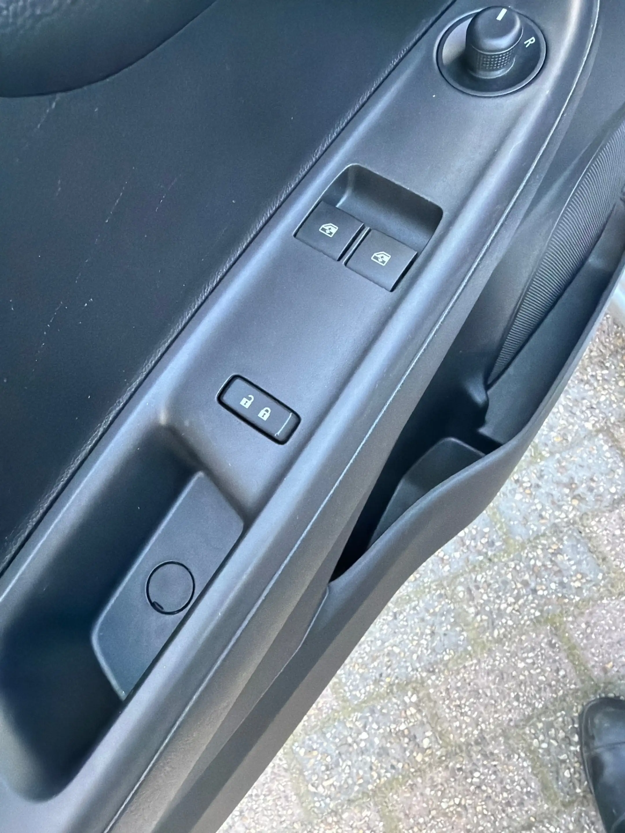 Opel Karl 1.0 ecoFLEX 120 Jaar Edition — photo 10