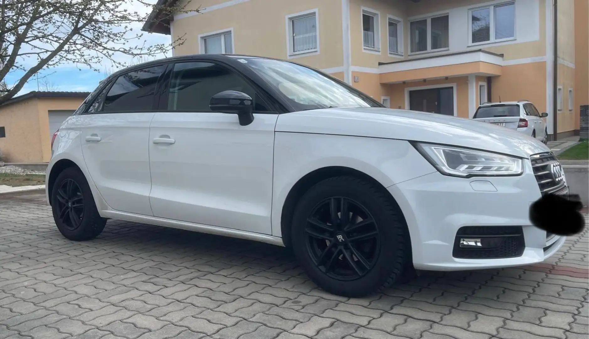 Audi A1 A1 SB 1,0 TFSI intense intense Weiß - 1