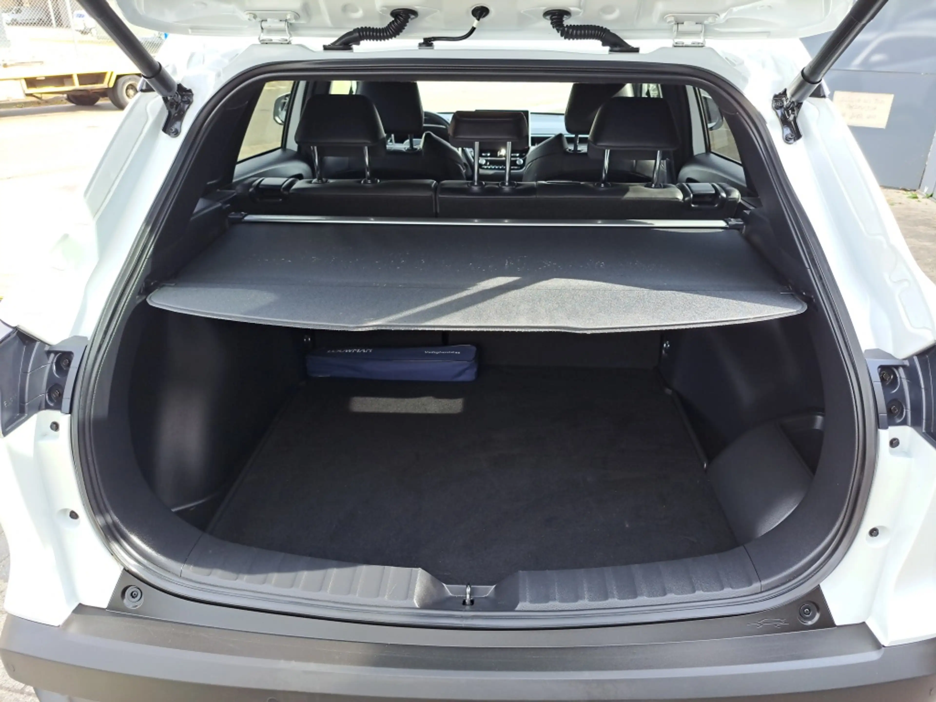 Toyota Corolla Cross 2.0 High Power 153 pk Hybrid 200 Style — photo 23
