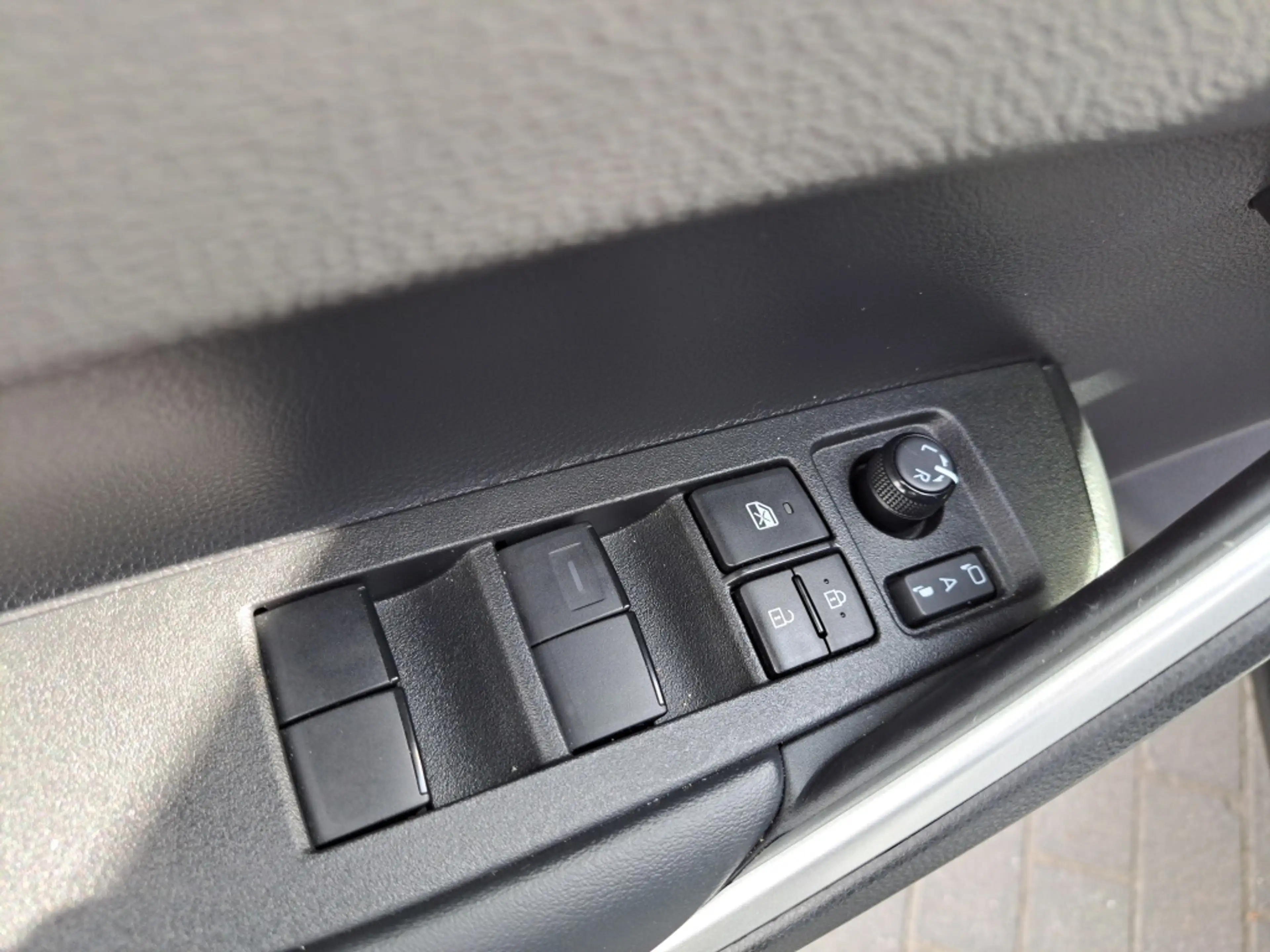 Toyota Corolla Cross 2.0 High Power 153 pk Hybrid 200 Style — photo 12